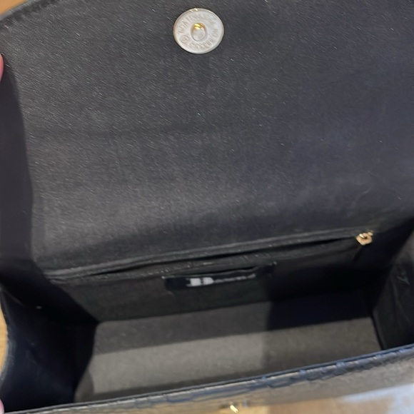 Beautiful NWT Browns shoulder and crossbody bag with Multi-Colored Fabric Flower - Picture 9 of 17